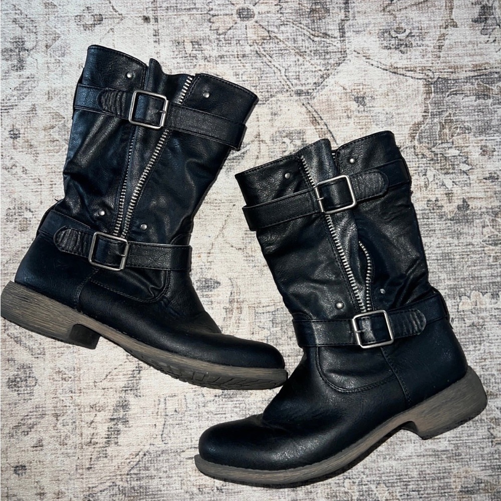 Diba boots size 9